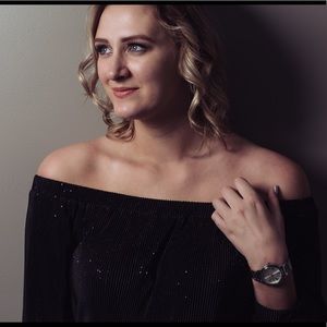 Meet your Posher, Carrie